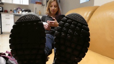 Ashley Sparxx – Pov Foot Massage For Tiny Size 5 Rancid Feet